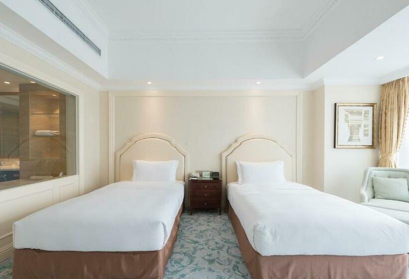 اتاق لوکس, Qingdao Jinshi International