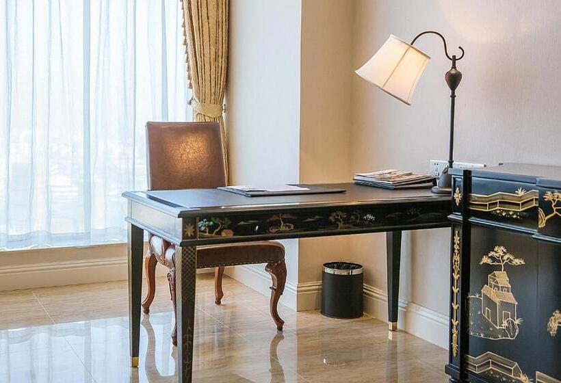 سوییت لوکس, Qingdao Jinshi International