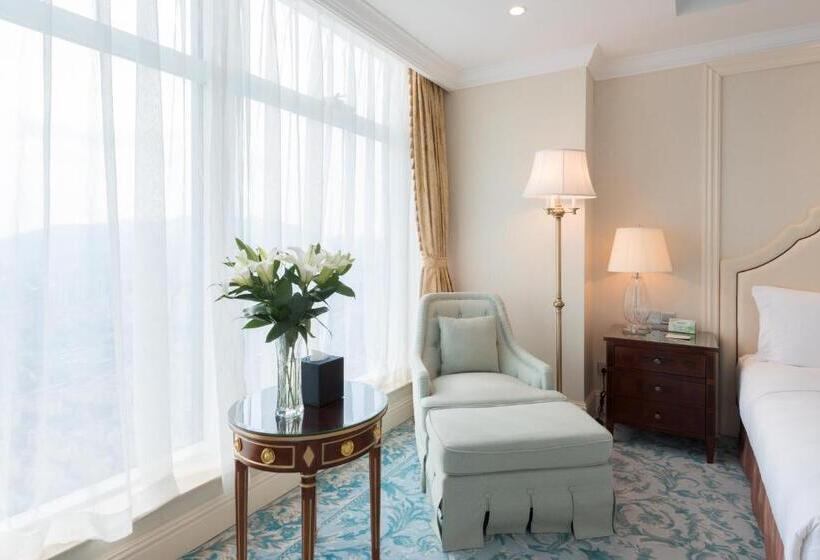 اتاق لوکس با چشم‌انداز دریا, Qingdao Jinshi International