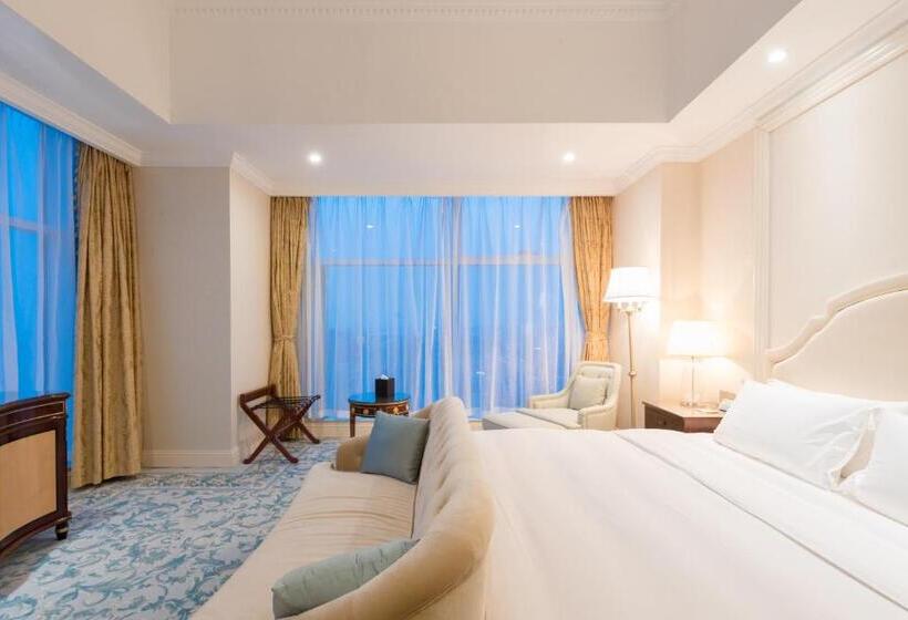 سوییت خانوادگی, Qingdao Jinshi International