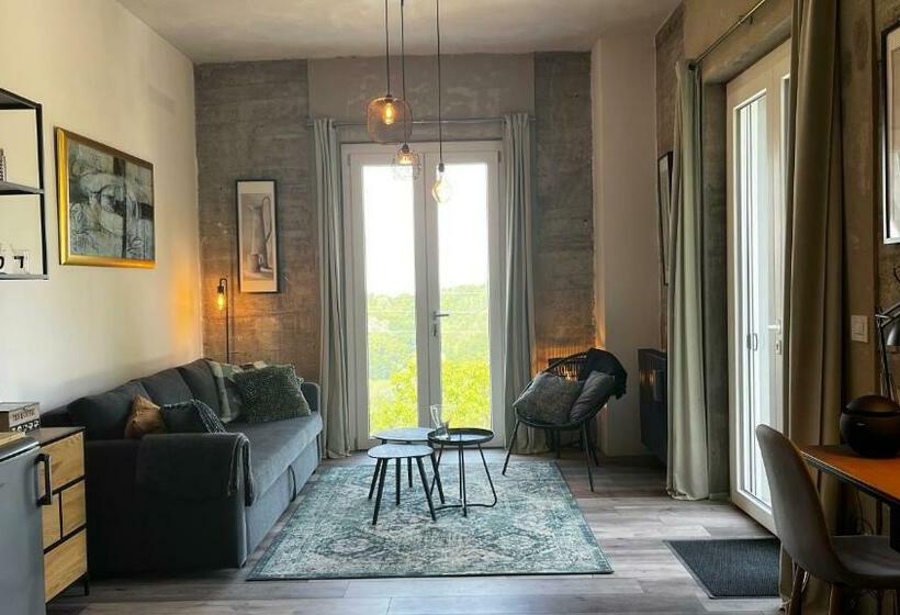 اتاق لوکس با چشم‌انداز, Cascina Giantino Suite Sughero   G A Y   M E N   O N L Y
