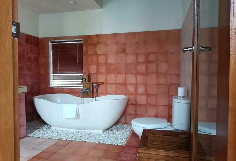 ویلای یک اتاق خوابه با استخر شنا, Tanta Escape By Pramana Villas