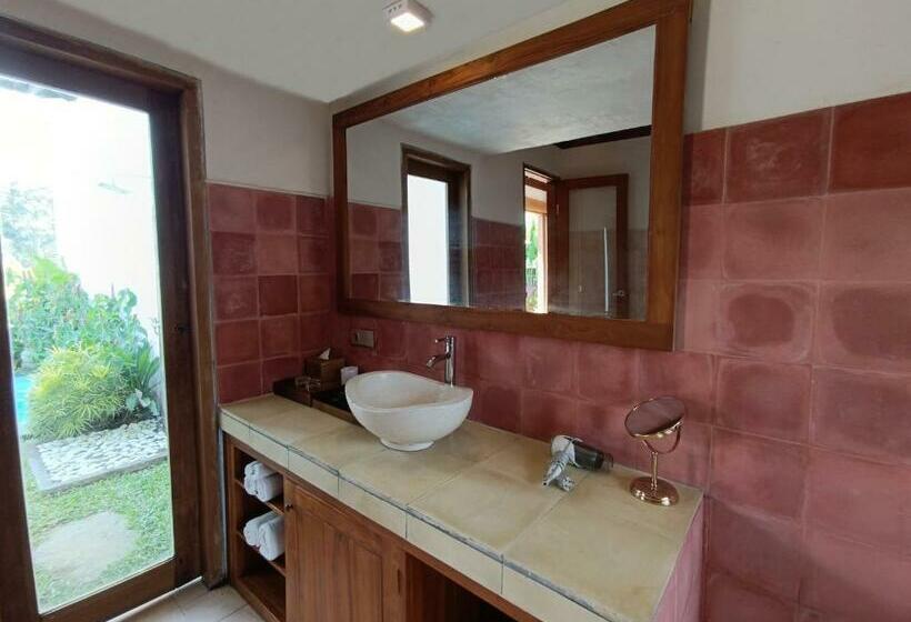 ویلای یک اتاق خوابه با استخر شنا, Tanta Escape By Pramana Villas