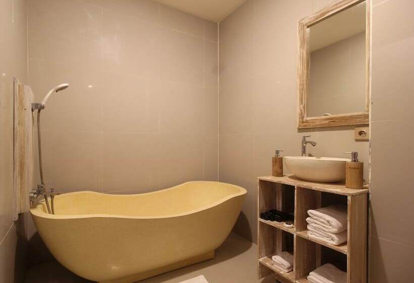 اتاق لوکس, Tanta Escape By Pramana Villas