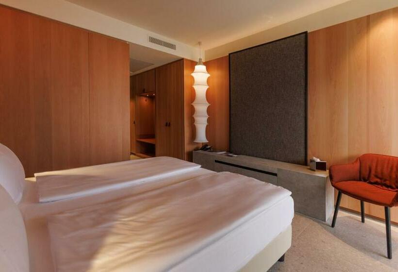 Superior room with lake view, Llac Living Nature