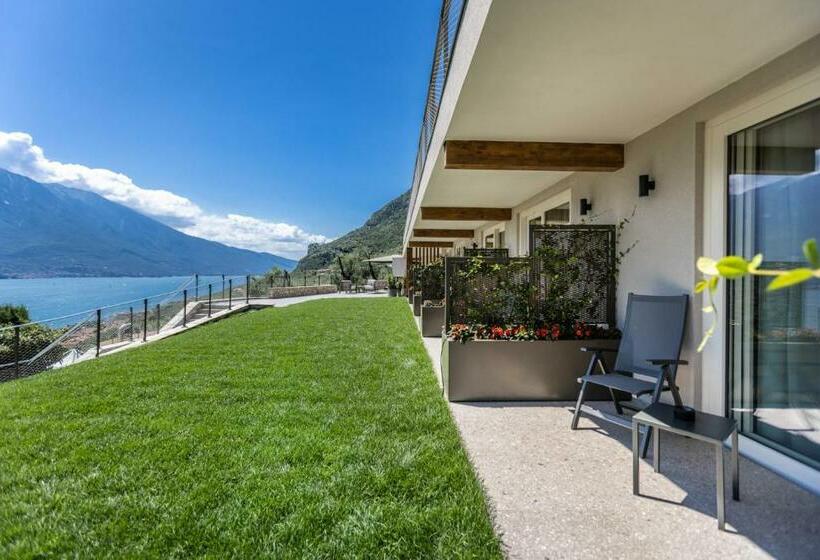 Superior room with lake view, Llac Living Nature
