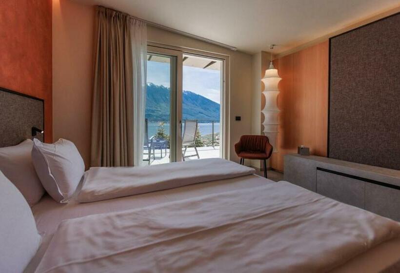 Superior room with lake view, Llac Living Nature