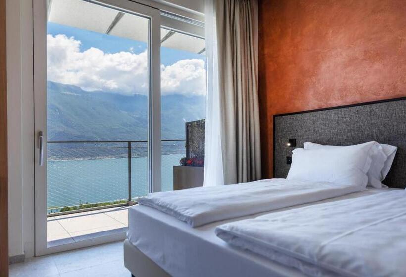 Suite with lake view, Llac Living Nature