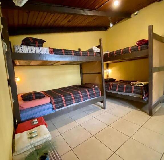 اتاق خانوادگی, Hostal El Calvario