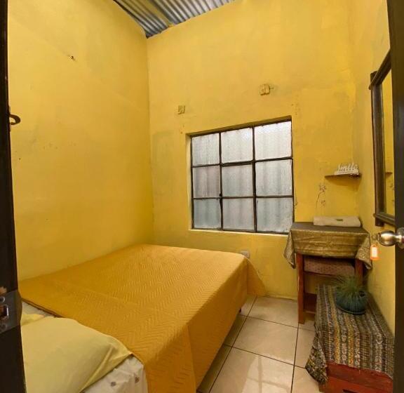 اتاق استاندارد با سرویس بهداشتی مشترک, Hostal El Calvario