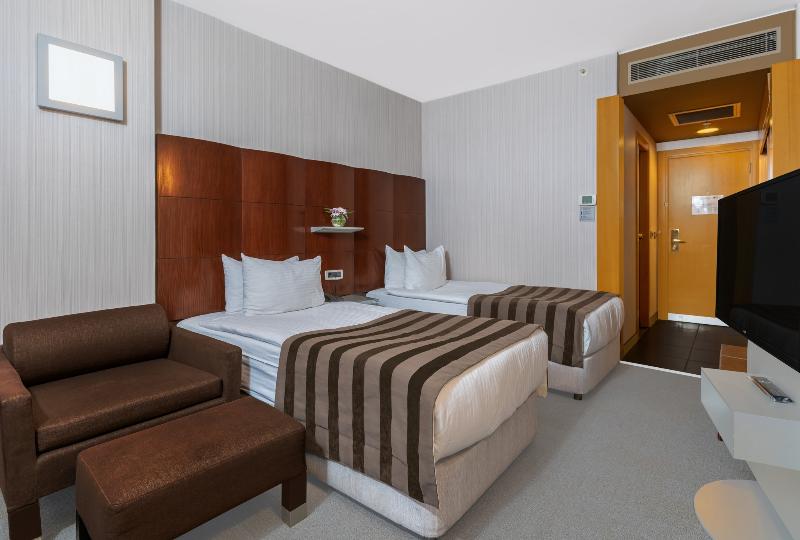 デラックスファミリールーム, Karang Timur Motel