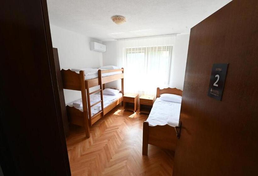 اتاق ساده سه‌ نفره, Sobe   Rooms Drvorez