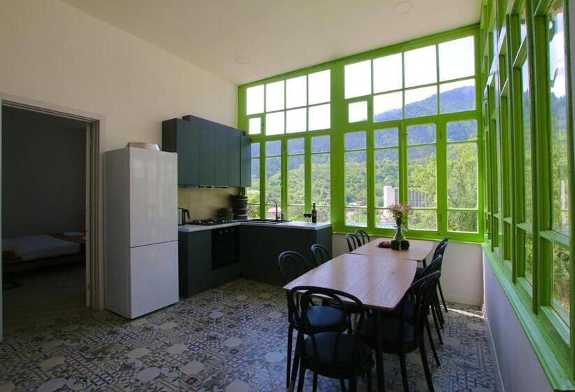 اتاق استاندارد با تخت بزرگ, Polifonia Inn Borjomi