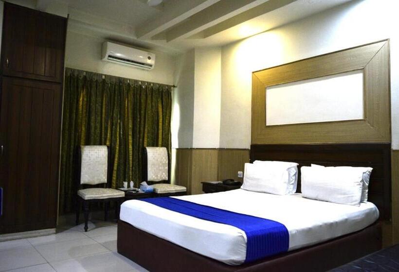 اتاق لوکس خانوادگی, Quick Continental Hotel   Jail Road