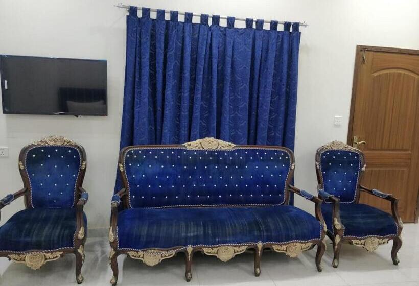 سوییت خانوادگی, Quick Continental Hotel   Jail Road