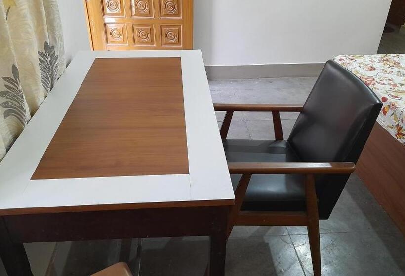 家庭间, Kanak Home Stay