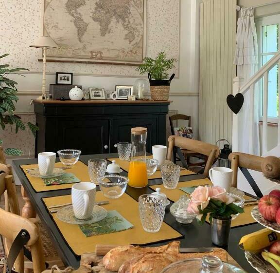 اتاق خانوادگی با چشم‌انداز باغ, La Grenouillère   Chambre D Hôtes De Charme