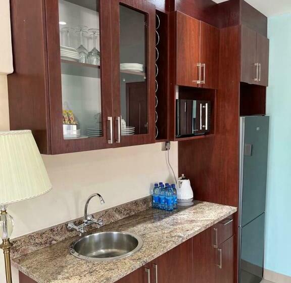 سوییت خانوادگی, Open House