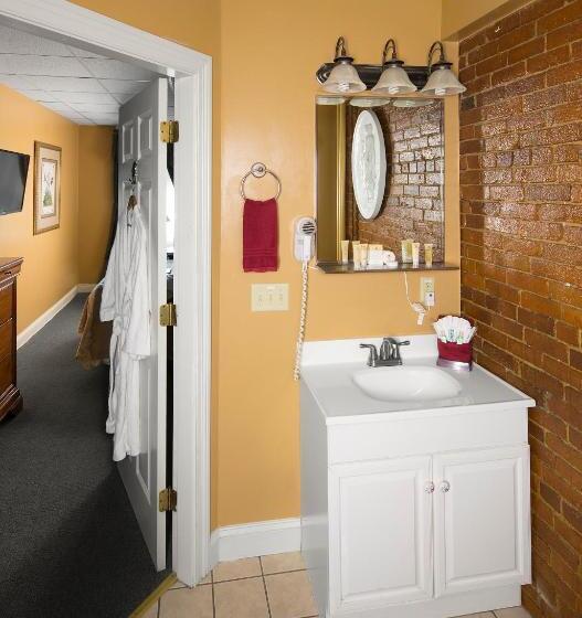 Номен Superior с Гидромассажем, Inn At St John Portland In Town