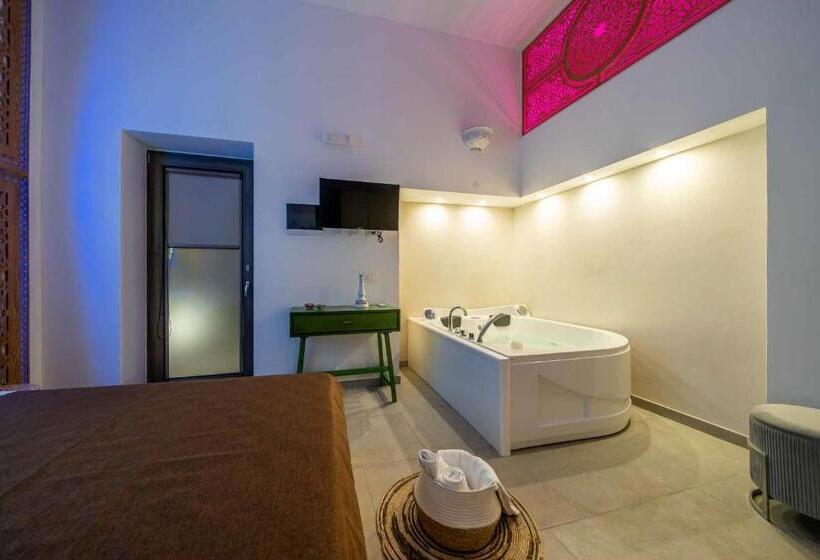 Номер Deluxe, Corte Janca