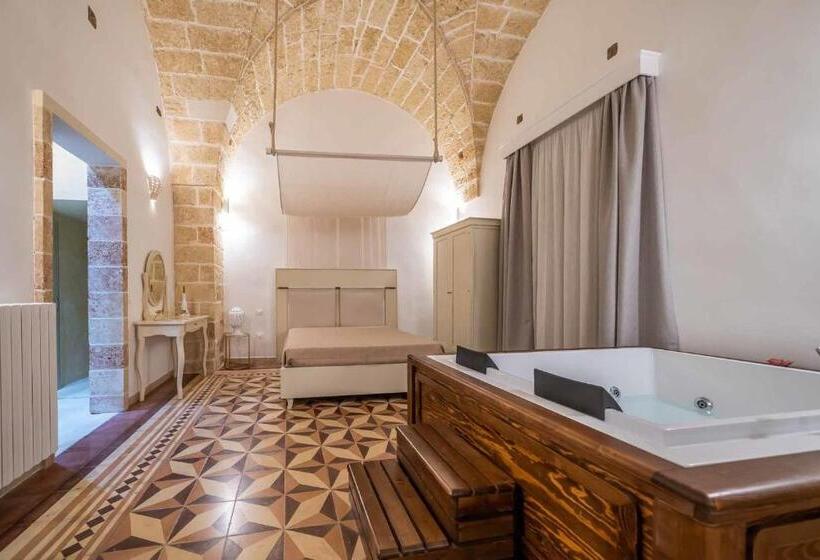 Family Suite, Corte Janca