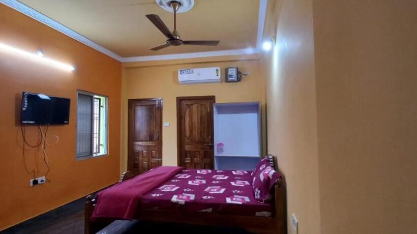 Номер Deluxe Кровать Кинг, Goroomgo Neelachal Holiday Nibasa Puri Near Sea Beach Area   Perfect Location With Excellent Service