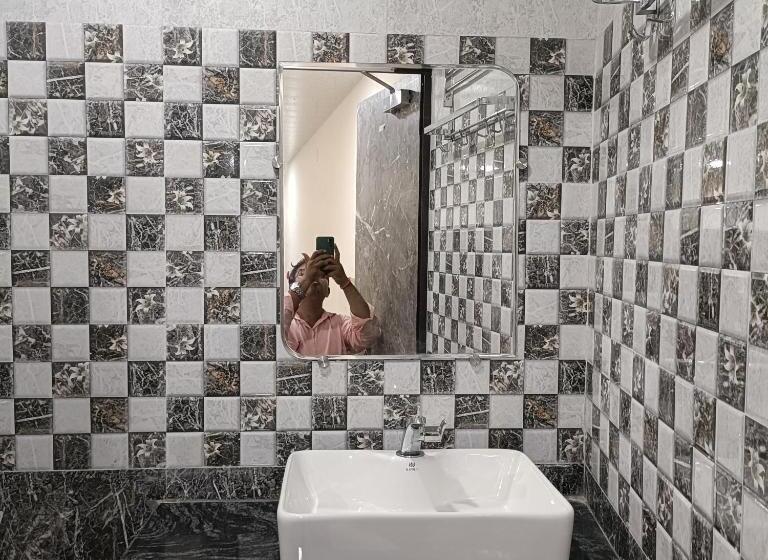 Номер Deluxe, Royal Inn
