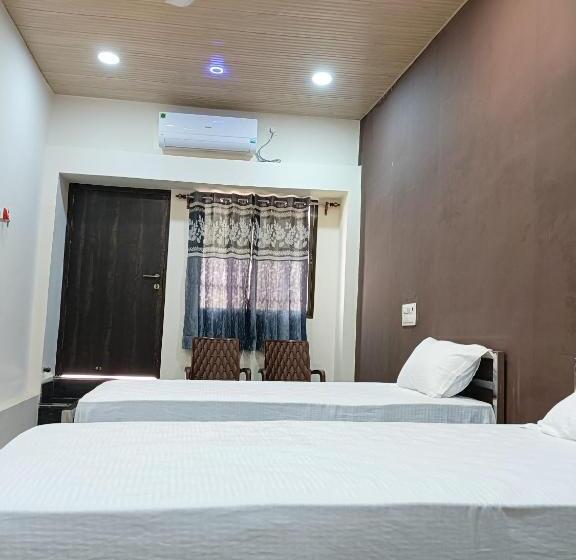Номер Deluxe, Royal Inn