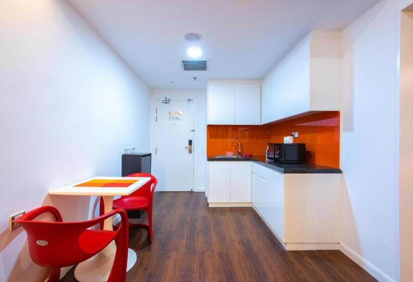 جناح ديلوكس, Greystone Centrestage Pj