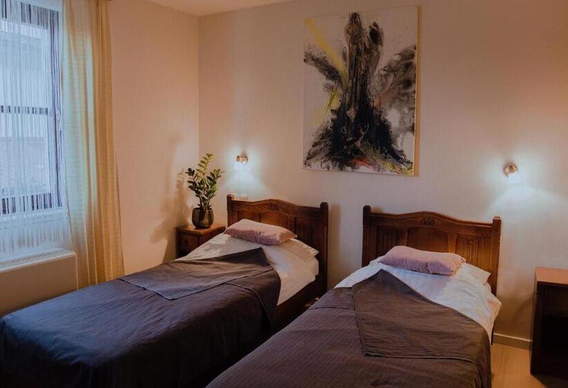 اتاق استاندارد, Splavar Rooms