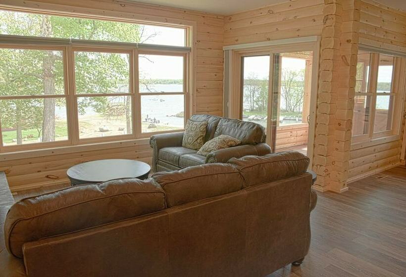 Хижина, Trappers Landing Lodge