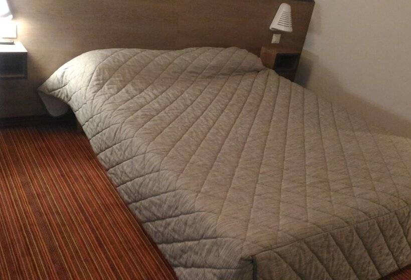اتاق استاندارد, Ace Hotel Brive