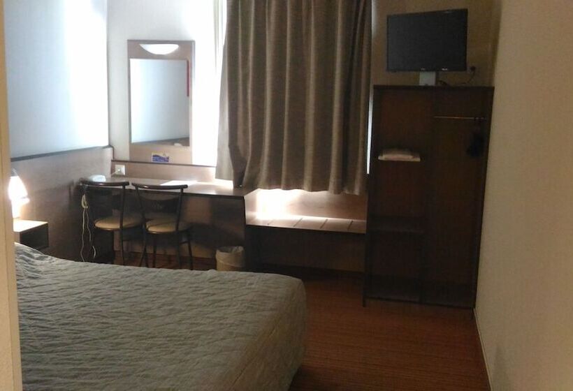 اتاق استاندارد, Ace Hotel Brive