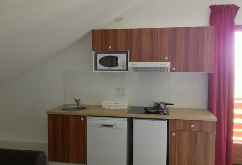 Appartement 1 Chambre, Adonis Valberg