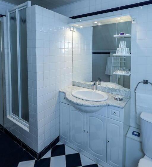 Quarto Triplo Estandar, Chateau De Quesmy