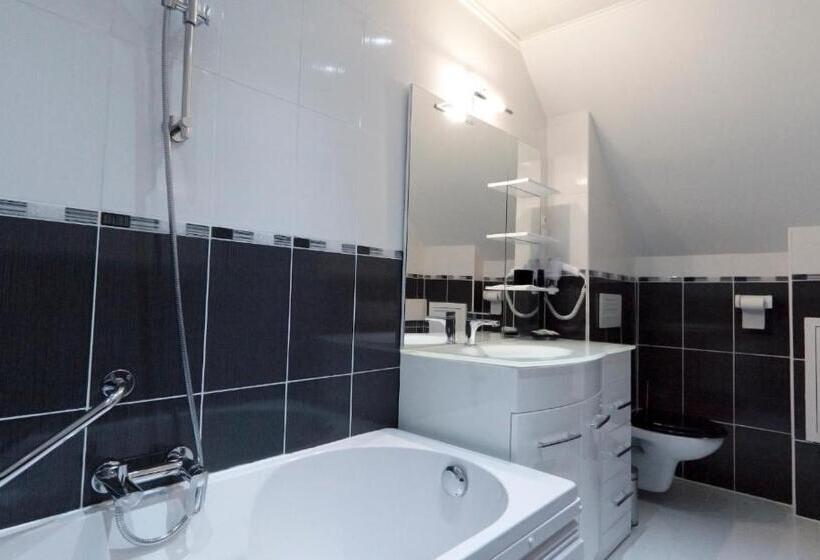 Quarto Familiar, Chateau De Quesmy