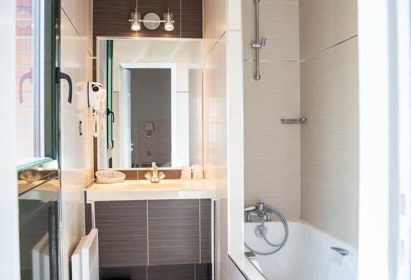 Номер Стандарт Трехместный, Hôtel Garabel