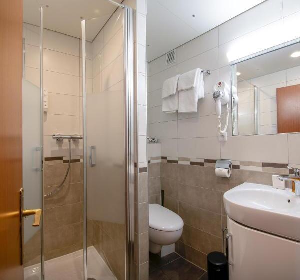 اتاق استاندارد با چشم‌انداز, Hôtel Restaurant Le Lac