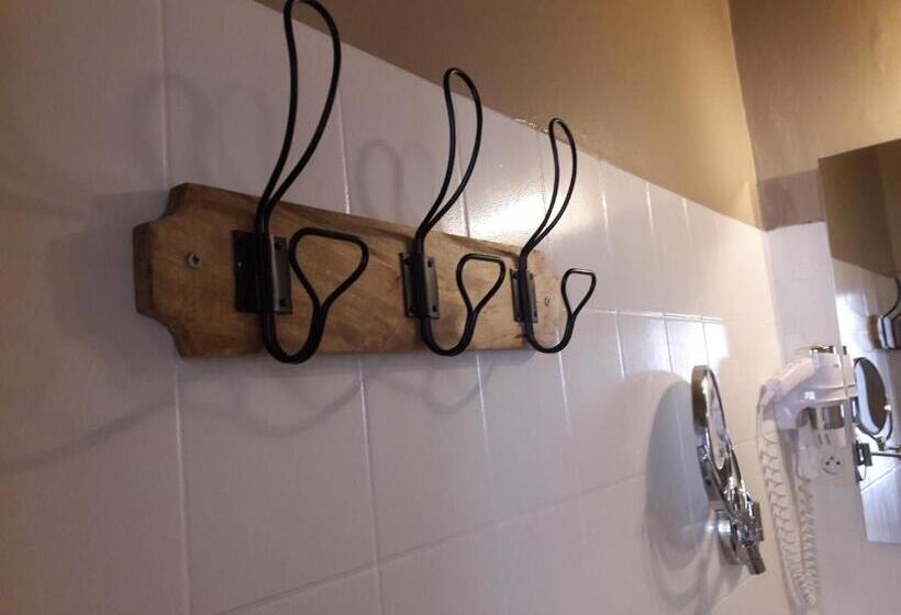 اتاق استاندارد, Hôtel Restaurant Chez Carrière