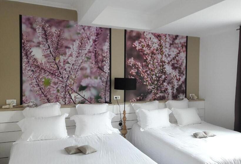 اتاق استاندارد چهار تخته, Hôtel Restaurant Chez Carrière