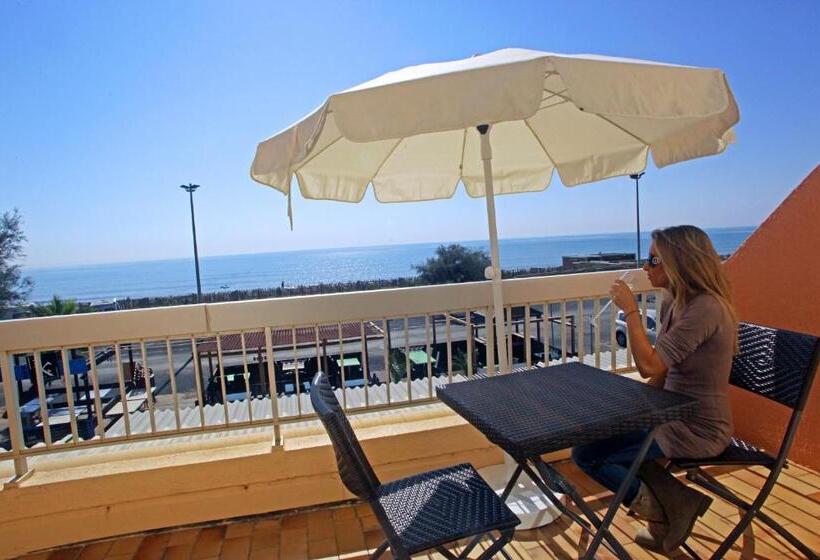 Номер Superior Вид на Море, Logis Hotel Restaurant Le Mirador