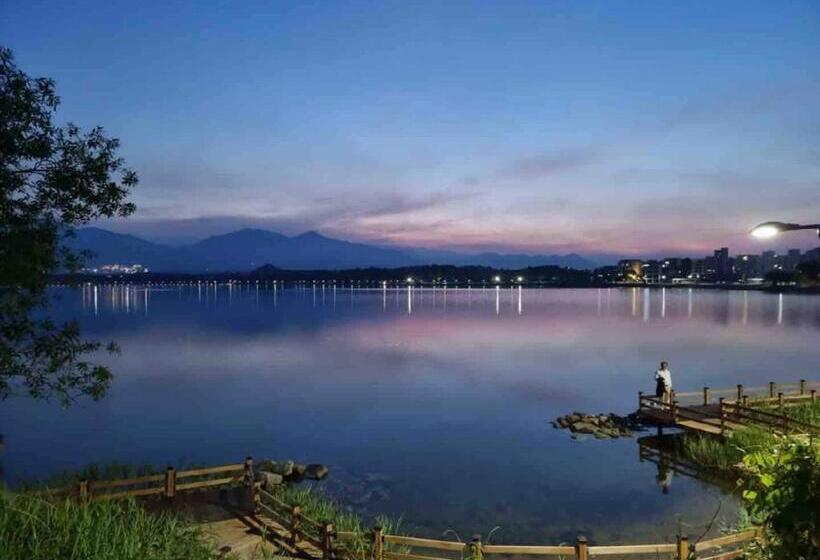 اتاق استاندارد با چشم‌انداز دریاچه, Lakestone&hotel Sokcho