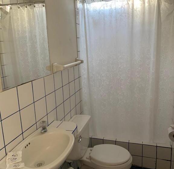 اتاق استاندارد سه نفره, Hostal El Amigo