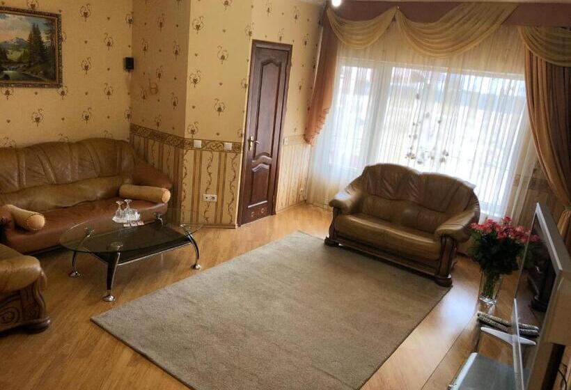سوئیت 2 خوابه, Gusarskiy Hotel And Apartment