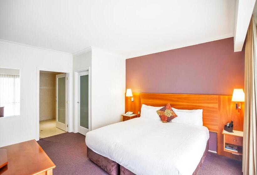 Апартаменты Deluxe 1 Спальня, Century Inn