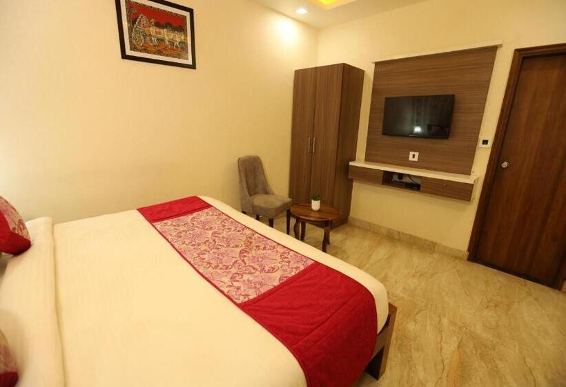 Люкс с гидромассажем, Lavit Couple Friendly Near Faridabad Metro Station