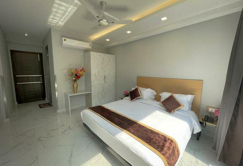 اتاق لوکس, The Empire Villa,cyber City, Gurgaon