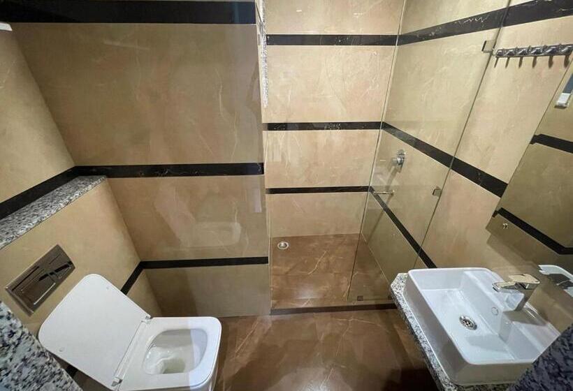 استودیوی استاندارد, The Empire Villa,cyber City, Gurgaon