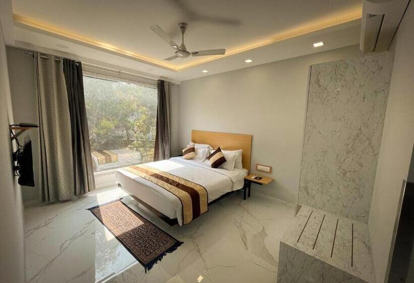 استودیوی استاندارد, The Empire Villa,cyber City, Gurgaon