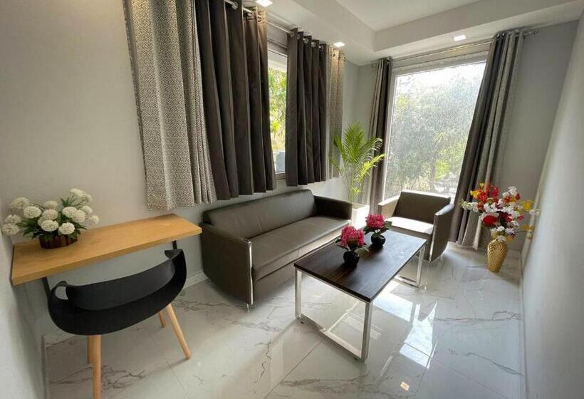 سوییت, The Empire Villa,cyber City, Gurgaon